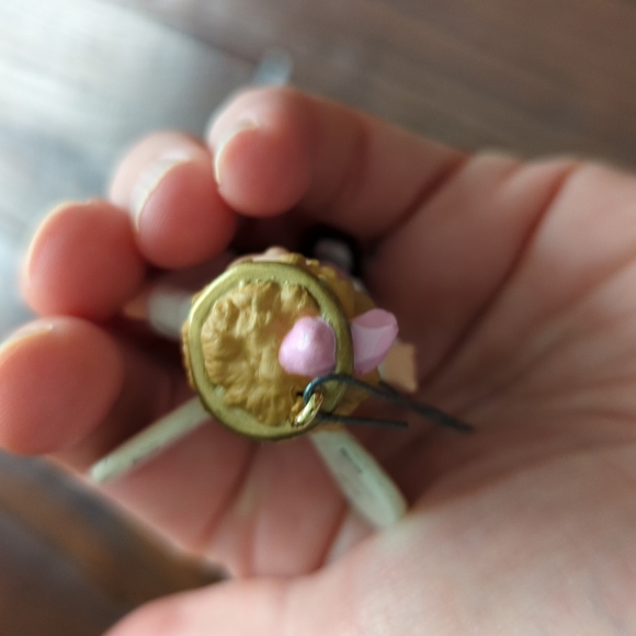 Vintage 1997 Hallmark Sue Tague "Granddaughter" Angel Ornament in Original Box - Picture 10 of 12